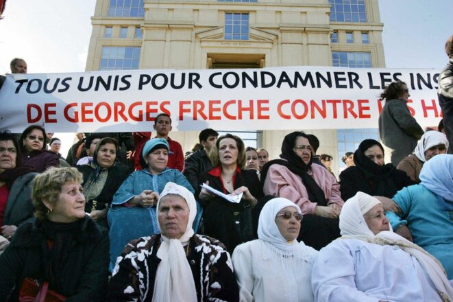 Manifestation de harkis contre le maire de Montpellier, le 18 février 2006. © Dominique Faget / AFP
