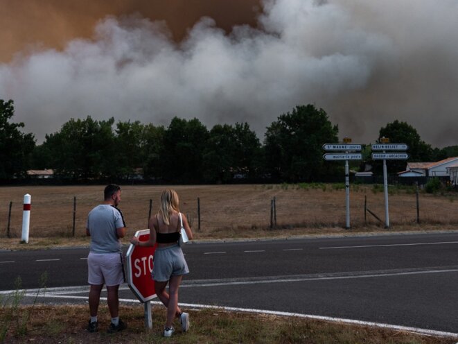 Incendie autour de la commune d'Hostens (Gironde), le 10 août 2022. © Photo Jerome Gilles / NurPhoto / NurPhoto via AFP