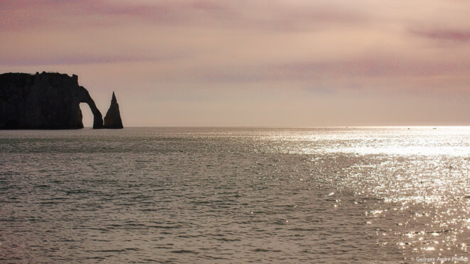 Avec ce coucher de soleil sur la mer, prend fin cette aventure au pays de Caux © Georges-André Photos