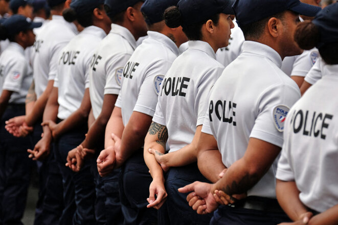 Les forces de police lors du défilé du 14-Juillet à Nouméa, en Nouvelle-Calédonie, le 14 juillet 2022. © Photo Clotilde Richalet / Hans Lucas via AFP