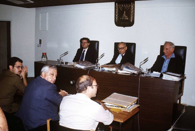 Ariel Sharon lors de son témoignage devant la commission d'enquête gouvernementale, sous l'égide du président de la Cour suprême israélienne, sur le massacre de Sabra et Chatila, le 25 octobre 1982 à Jérusalem. © Photo Nackstrand / Sipa