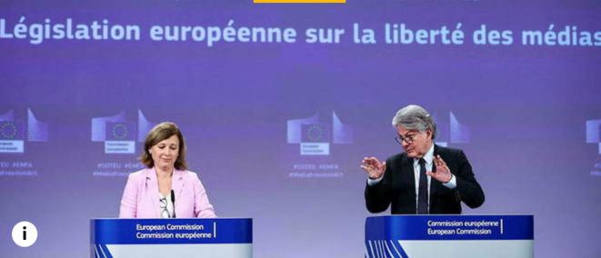 Věra Jourová et Thierry Breton présentant le Media Freedom Act. © Kenzo Tribouillard / AFP