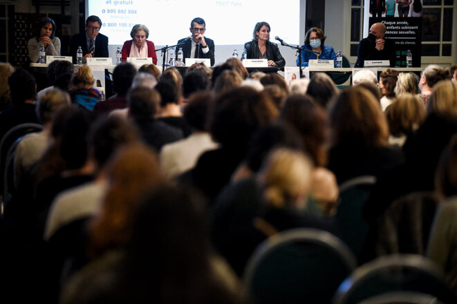 A public consultation meeting organised in Paris by France’s commission on incest and sexual violence towards children, February 16th 2022. © Photo Julien de Rosa / AFP