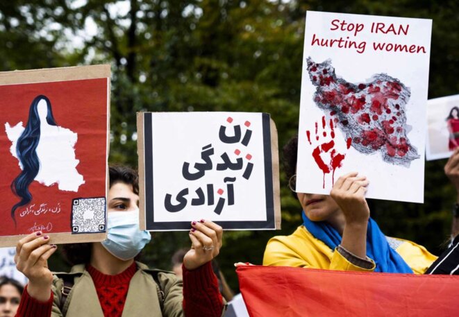 Le slogan « Femme Vie Liberté » au cœur de l’insurrection en cours en Iran
