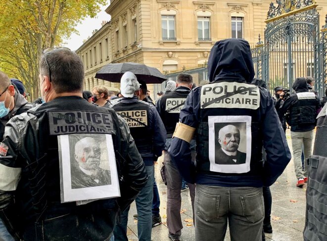 Enquêteurs de la police judiciaire, rassemblement à Versailles, 17 octobre. © Pascale Pascariello