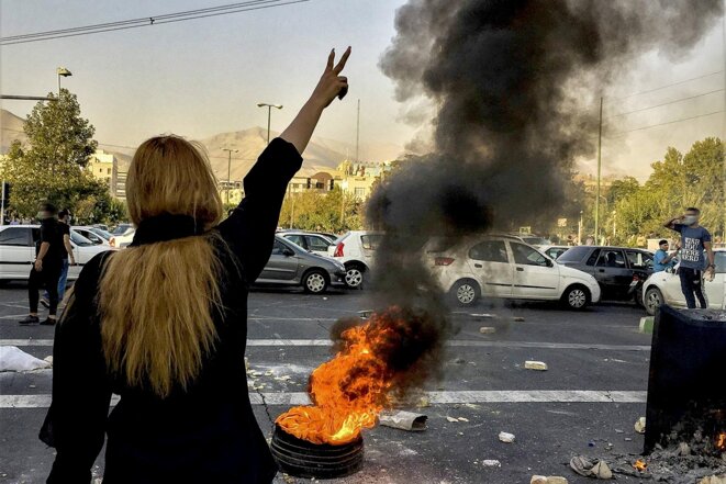 Manifestation à Téhéran, le 29 septembre 2022, après la mort de Mahsa Amini. © Photo AP / Middle East Images via Sipa