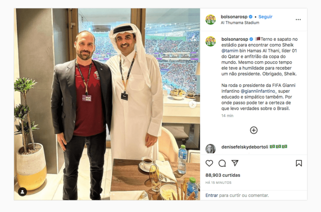 E. Bolsonaro et l'émir du Qatar, dans une loge VIP du stade Al Thumama: © DR / reproduction Instagram