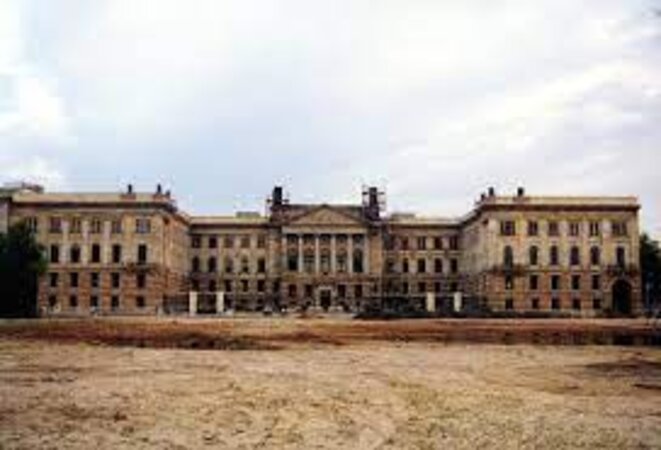 Karl Liebknecht, Prier et tirer.