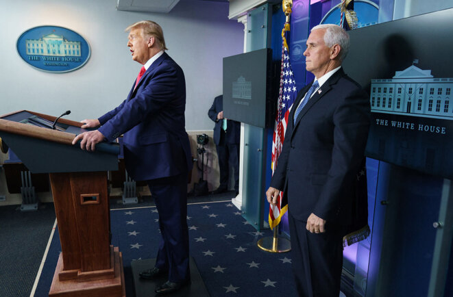 Donald Trump et Mike Pence dans la Brady Briefing Room de la Maison Blanche à Washington, le 24 novembre 2020. © Photo Mandel Ngan / AFP