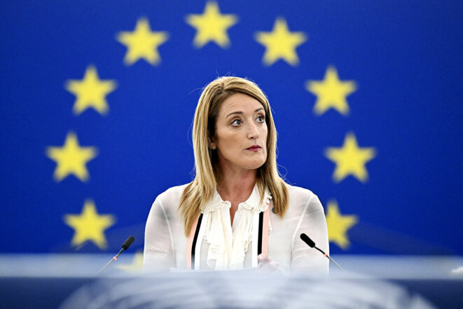 La présidente du Parlement européen, Roberta Metsola, s'exprime sur l'affaire de corruption impliquant plusieurs élus européens devant à Strasbourg, le 12 décembre 2022. © Photo Frédérick Florin / AFP
