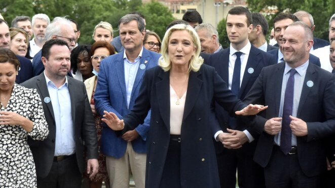 Marine Le Pen et ses proches collaborateurs le 4 juillet 2021 à Perpignan © Raymond Roig / AFP