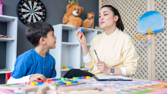 Promouvoir le développement du bilinguisme chez les enfants autistes