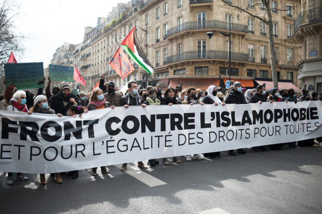 Manifestation contre la loi « séparatisme » et l'islamophobie, le 21 mars 2021 à Paris. © Fiora Garenzi / Hans Lucas via AFP