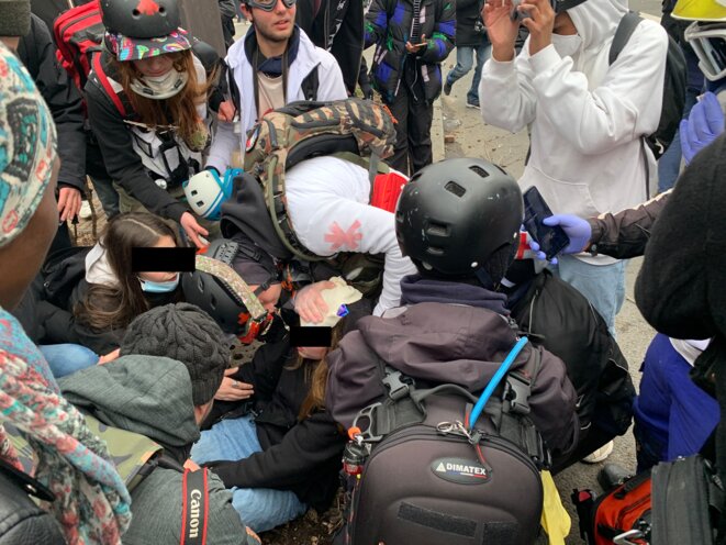 Violences policières lors des manifs à Paris: «Un homme à terre, c'est facile à frapper»