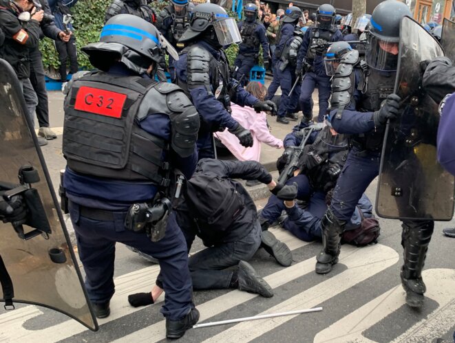 Les policiers de la compagnie d'intervention de la préfecture après leur charge boulevard Beaumarchais à Paris, samedi 11 mars 2023. © Karl Laske