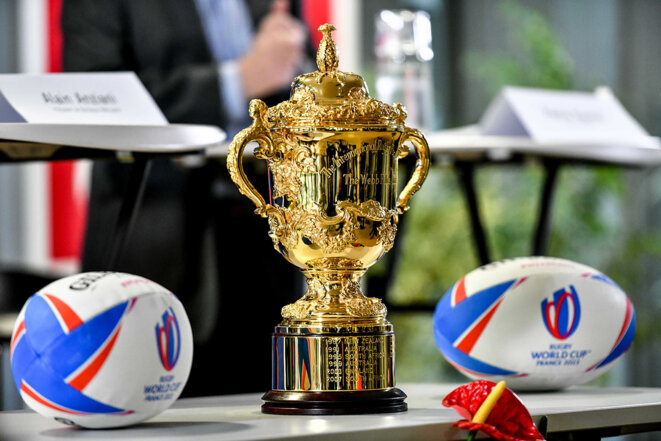 Bordeaux, le 11 décembre 2020. La Webb Ellis Cup lors d'une conférence de presse à propos de l’organisation de la Coupe du monde de rugby 2023 en France. © Photo Ugo Amez / Sipa