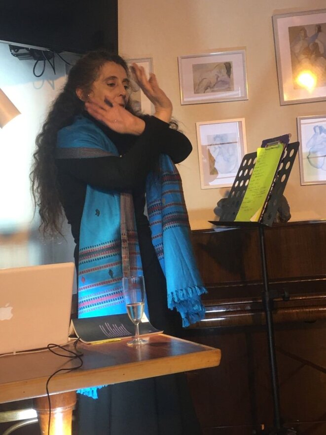 Une asso, un café, une lecture. La Petite ouvrière métisse, S.M. Charlemagne