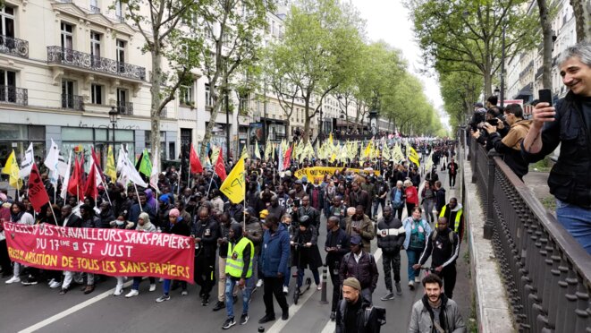 Cortège de la manifestation du 29 avril contre la loi Darmanin à Paris