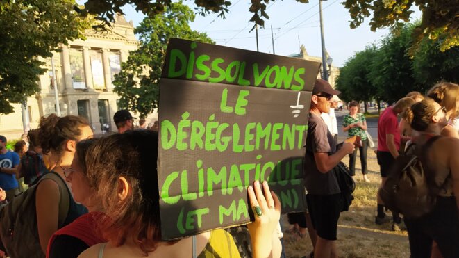 « Dissolvons le dérèglement climatique (et Macron) » | Strasbourg le 21 juin 2023 © DB
