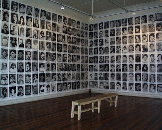 Exposition de photos sur les disparu.es de 1973 au Chili © @Marjorie-Apel-Own-work-CC-BY-SA-3.0 - via wikicommons
