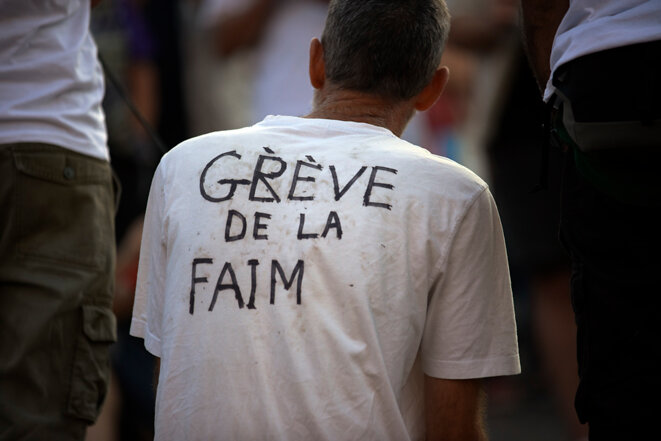 Matthieu, un des grévistes contre l'A69, place du Capitole à Toulouse, le 2 octobre. © Alain Pitton Matthieu, un des grévistes contre l'A69, place du Capitole à Toulouse, le 2 octobre. © Alain Pitton