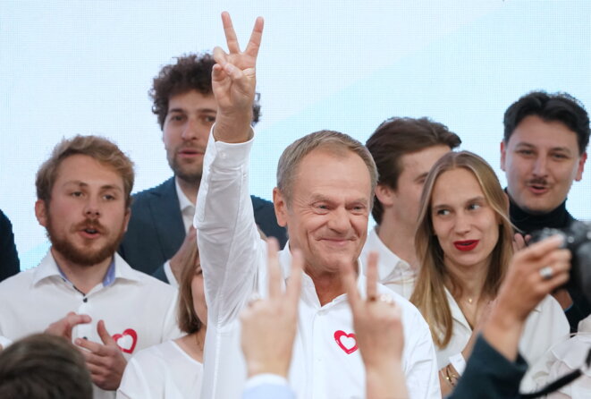 Pologne: l’opposition centriste et pro-européenne revendique la victoire aux législatives