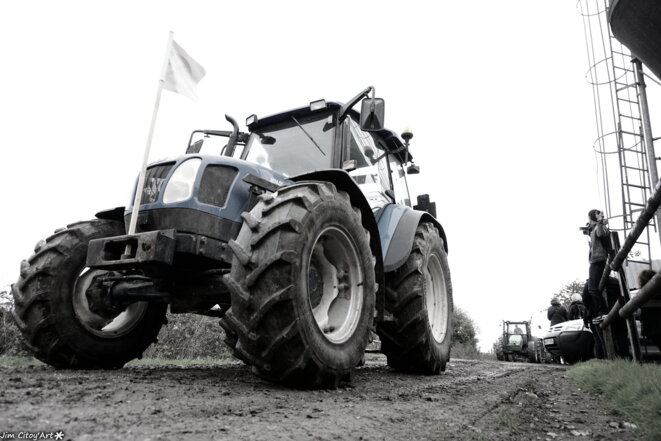 Ils pleurent leur fierté vendue au capitalisme mondial