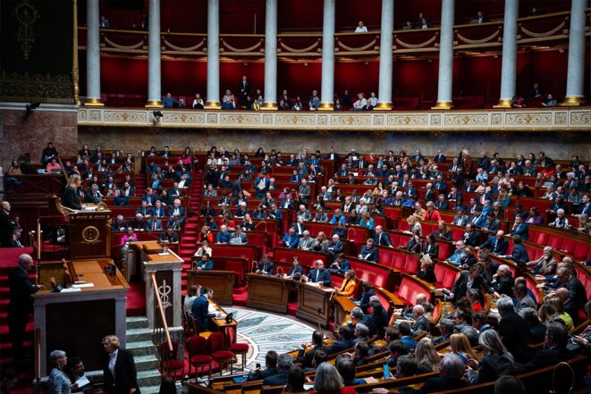 Les élus modifient la loi sur la presse rien que pour eux