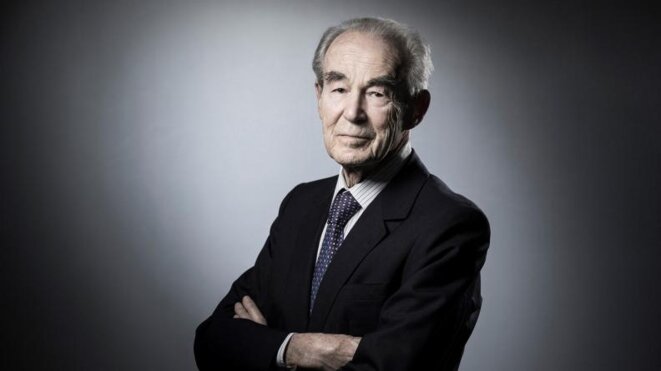 Robert Badinter, de l’opprobre à l’icône