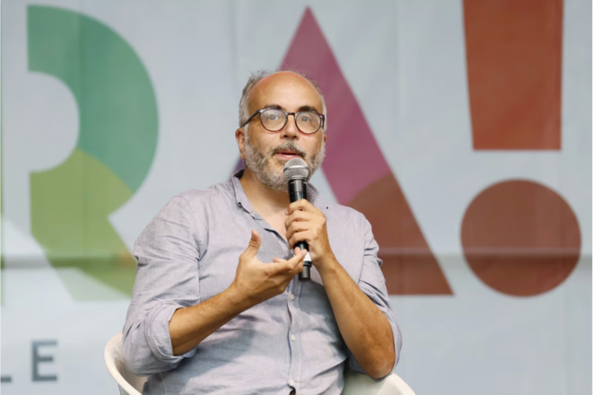 Quand l'extrême droite italienne bâillonne la liberté de pensée d'un enseignant