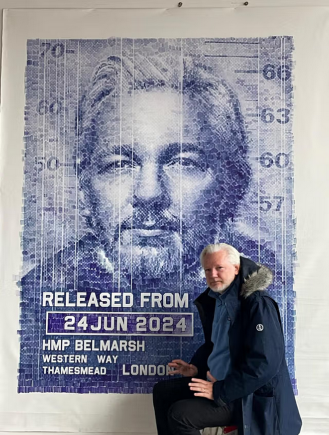 Julian Assange « complète »