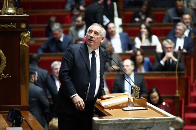 À l’Assemblée, Bayrou brasse du vent pour gagner du temps