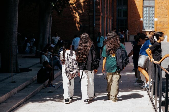 Les questions LGBT reviennent au collège dans le programme d’éducation à la vie affective et sexuelle