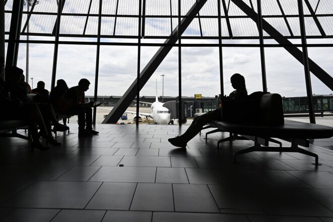 Vidéosurveillance: Vinci traque les agents de l’aéroport de Lyon pour mieux les faire licencier