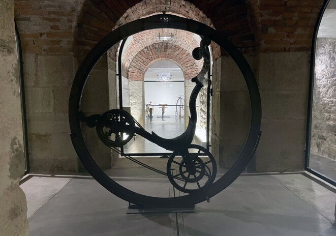 Armes, cycles et rubans