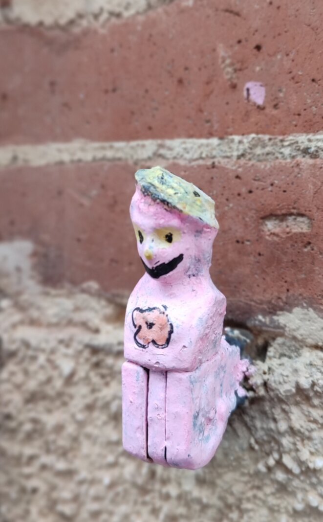 "...accroche un sourire à ta face..."