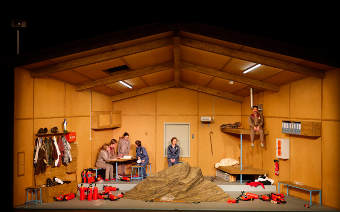 Christoph Marthaler monte (au) « Sommet »