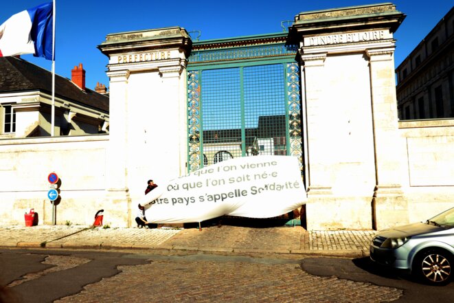 La guerre sociale, le droit des enfants et les fourmis militantes