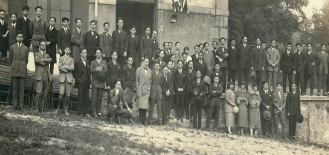 De l’anticolonialisme à la décolonialité et l'Institut franco-chinois de Lyon