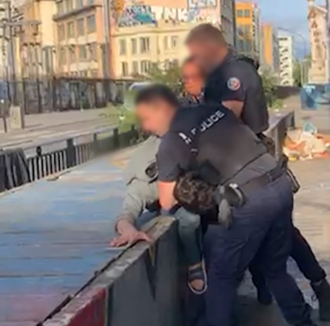 « Ils ont pris toutes nos affaires, nos chaussures, nos tentes. On n’a plus rien »