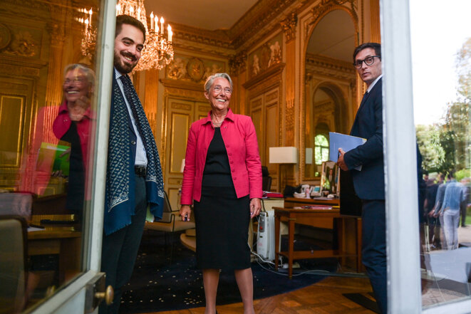 Rentrée scolaire: Élisabeth Borne temporise, en attendant le tourbillon politique et budgétaire