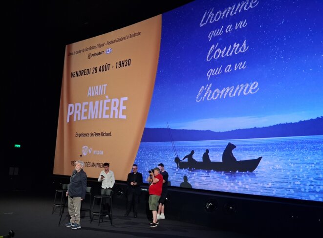 Un caillou animaliste dans les baskets de Pierre Richard