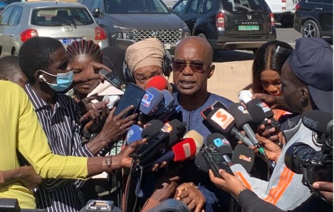 UNE NOUVELLE RÉPUBLIQUE POUR LA PROTECTION DE NOS DROITS ET LIBERTÉS !