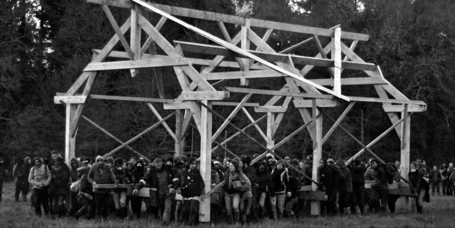 "Soulèvements" de Thomas Lacoste