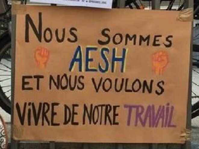 École inclusive : Le Sénat rejette la revalorisation des AESH au nom de l'austérité