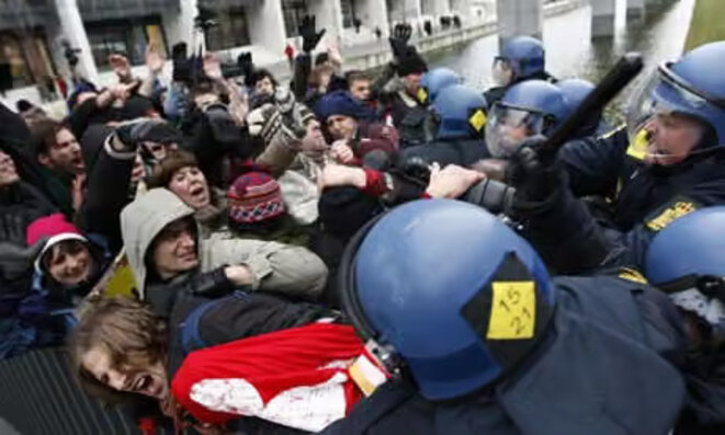 Trois petits Coups de matraque : "Que mes larmes nourrissent la Terre de pluie"