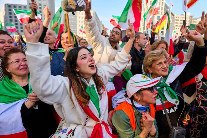 La joie teintée d’angoisse d’une large partie du peuple iranien après la mort du Guide suprême