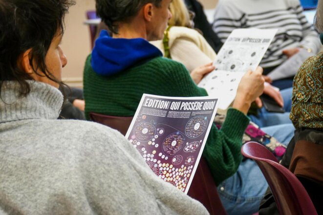 «Acheter un manuel scolaire édité par Bolloré, c’est financer l’extrême droite»: un collectif tente de mobiliser les enseignants