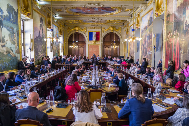 Dans les conseils municipaux, la parité progresse mais le plafond de verre subsiste