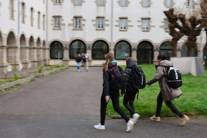 Drapeau palestinien contre vidéo politique: un lycée du Finistère aux prises avec le devoir de neutralité